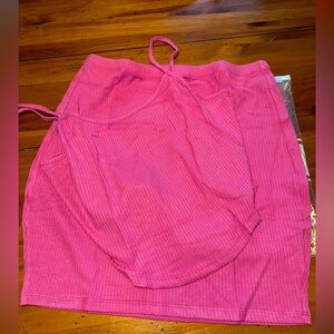 BRAND NEW Medium 2Piece Pink Ribbed Skirt Set. Top/Skirt